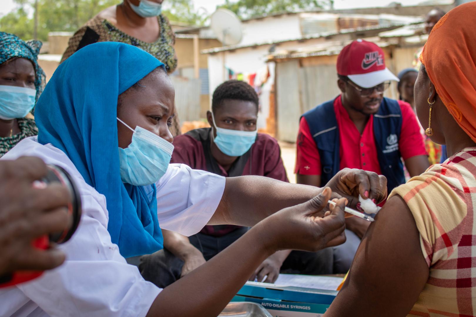 Succ s des campagnes de vaccination contre la covid 19 au tchad oms